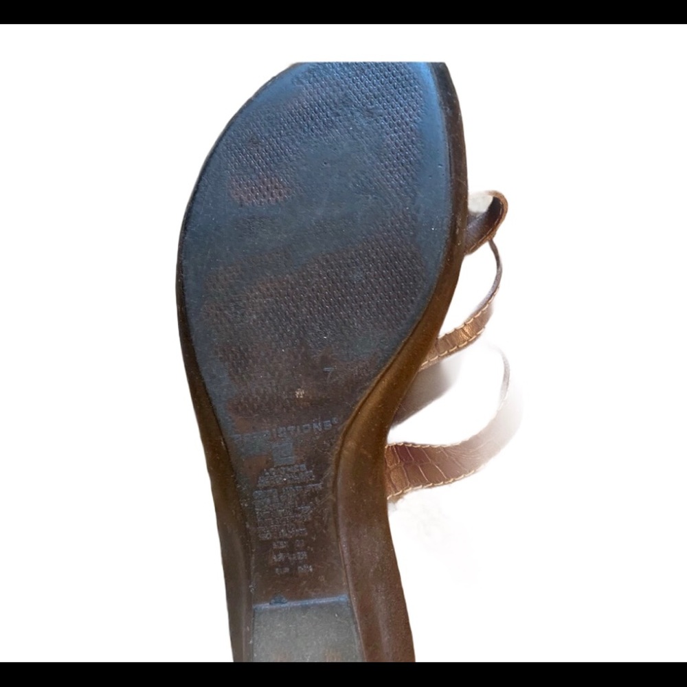 Predictions Sandals - Picture 2 of 3